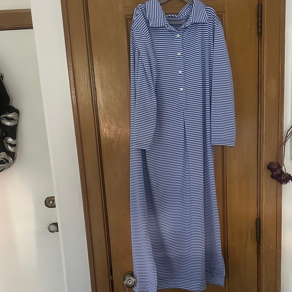 Vineyard vines blue and white striped performance dress